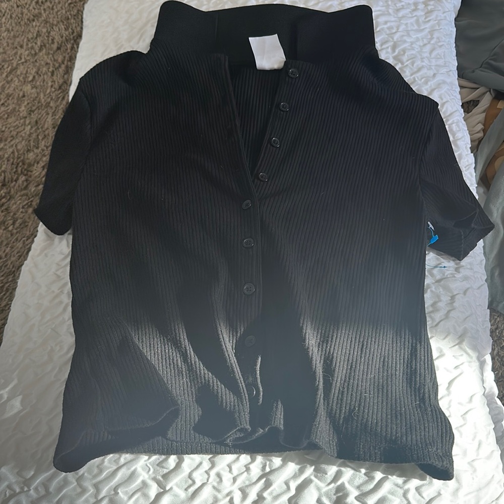 Black cropped button down tshirt